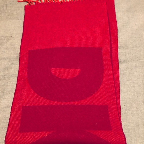 DKNY Logo Shawl Red Wool Vintage Scarf - Picture 2 of 4